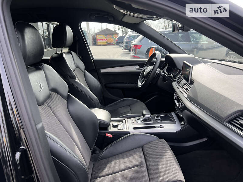 Внедорожник / Кроссовер Audi Q5 2017 в Лопатине