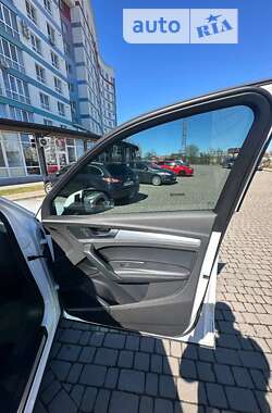 Внедорожник / Кроссовер Audi Q5 2017 в Ивано-Франковске