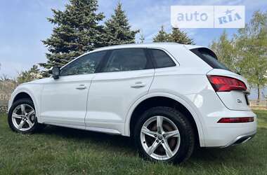 Внедорожник / Кроссовер Audi Q5 2017 в Збараже