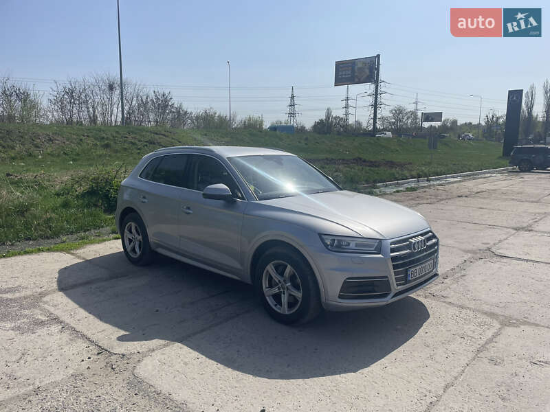 Внедорожник / Кроссовер Audi Q5 2018 в Киеве