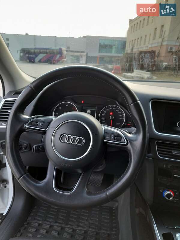 Внедорожник / Кроссовер Audi Q5 2013 в Чернигове