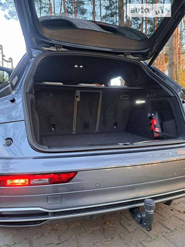 Внедорожник / Кроссовер Audi Q5 2017 в Львове