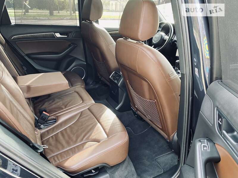 Внедорожник / Кроссовер Audi Q5 2015 в Буче