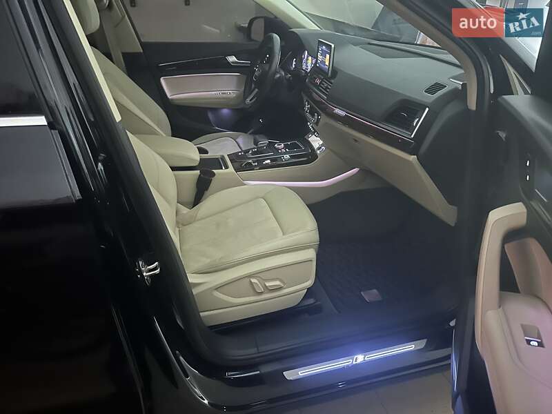 Внедорожник / Кроссовер Audi Q5 2020 в Ивано-Франковске