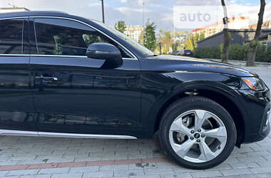 Позашляховик / Кросовер Audi Q5 2021 в Ужгороді