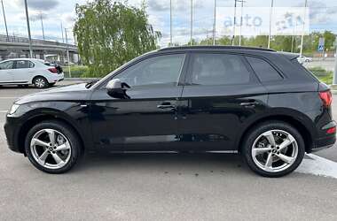 Позашляховик / Кросовер Audi Q5 2020 в Києві