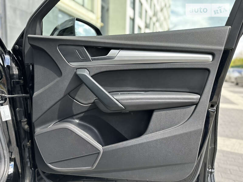 Внедорожник / Кроссовер Audi Q5 2019 в Львове