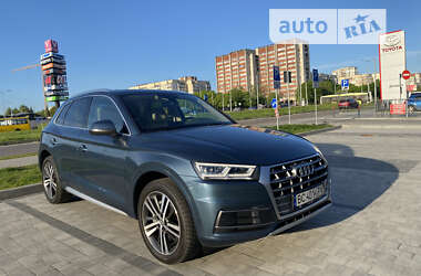 Позашляховик / Кросовер Audi Q5 2017 в Львові