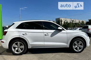 Позашляховик / Кросовер Audi Q5 2017 в Києві