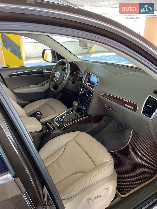 Внедорожник / Кроссовер Audi Q5 2011 в Луцке