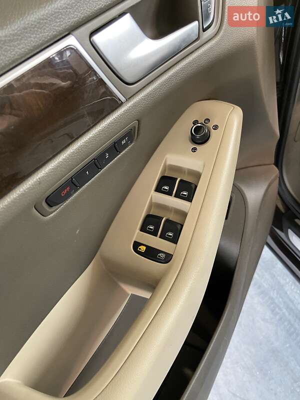 Внедорожник / Кроссовер Audi Q5 2011 в Луцке