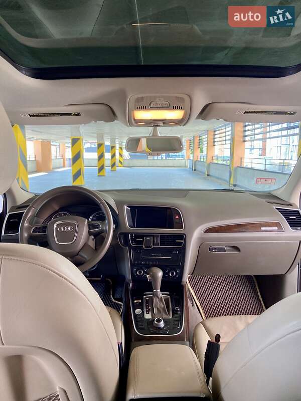 Внедорожник / Кроссовер Audi Q5 2011 в Луцке