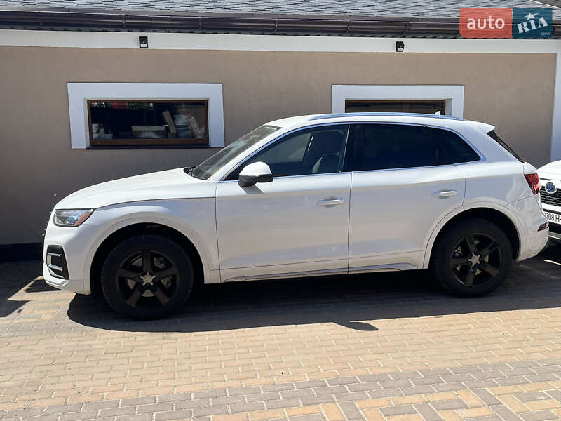 Внедорожник / Кроссовер Audi Q5 2020 в Киеве