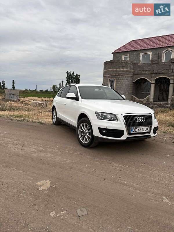 Внедорожник / Кроссовер Audi Q5 2011 в Новом Буге