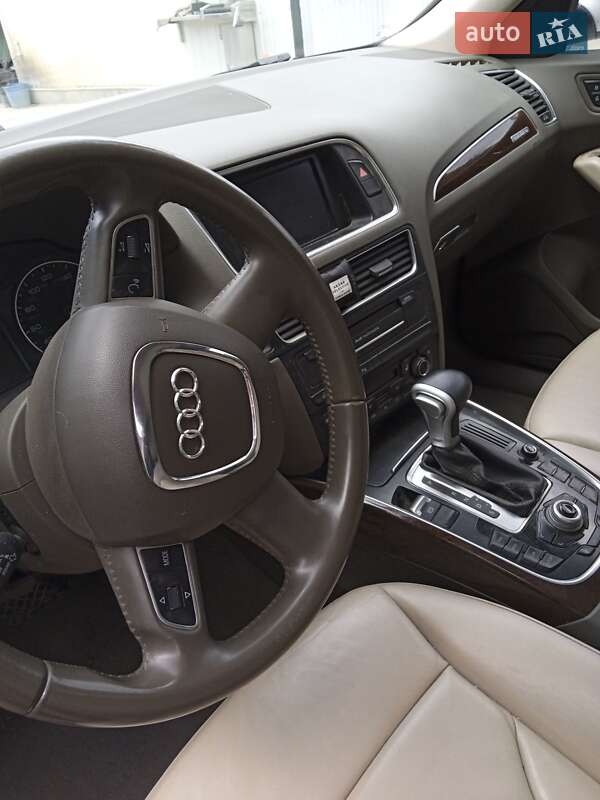 Внедорожник / Кроссовер Audi Q5 2011 в Верховине