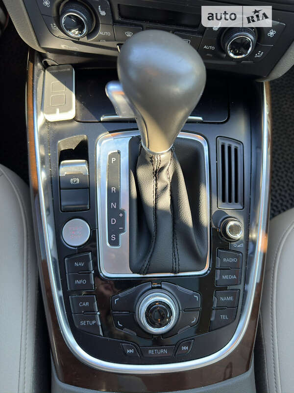 Внедорожник / Кроссовер Audi Q5 2011 в Луцке