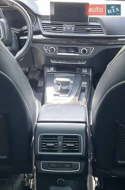 Позашляховик / Кросовер Audi Q5 2017 в 