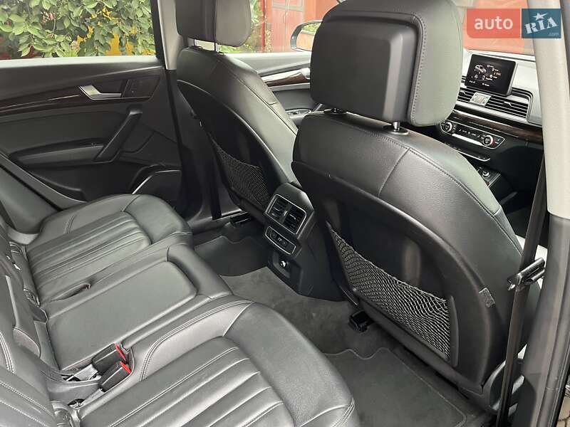 Позашляховик / Кросовер Audi Q5 2019 в Ужгороді