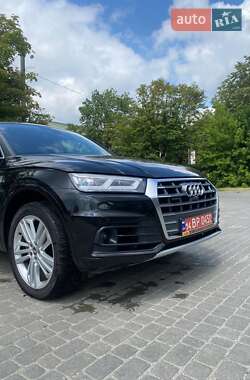 Внедорожник / Кроссовер Audi Q5 2018 в 
