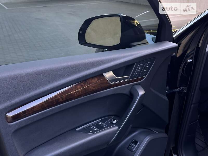 Позашляховик / Кросовер Audi Q5 2017 в Дрогобичі