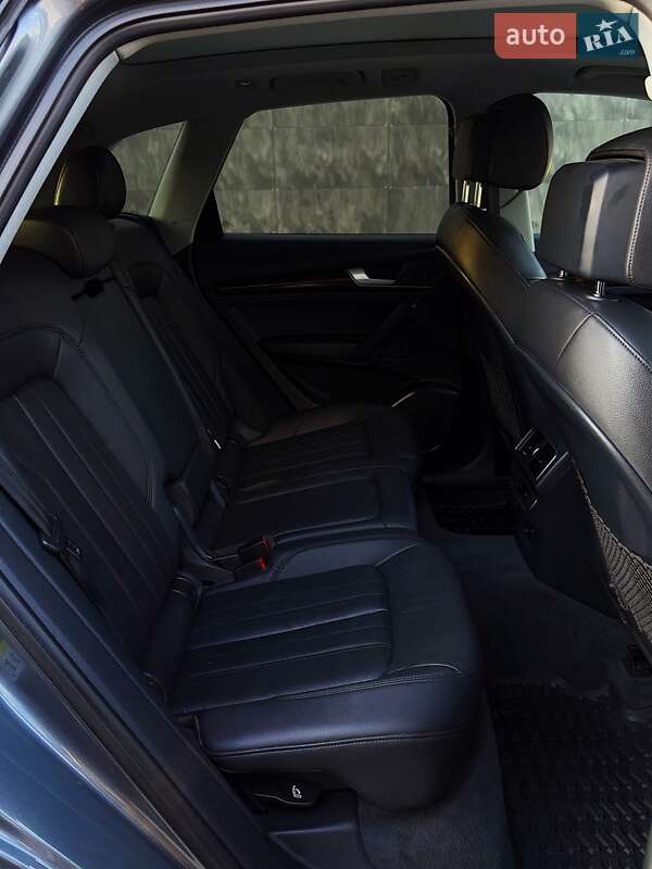 Позашляховик / Кросовер Audi Q5 2017 в Харкові