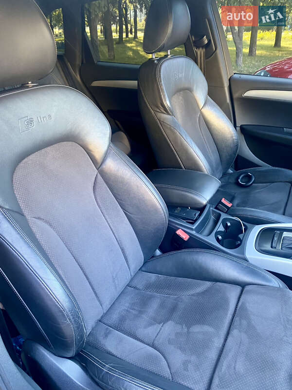 Внедорожник / Кроссовер Audi Q5 2011 в Киеве