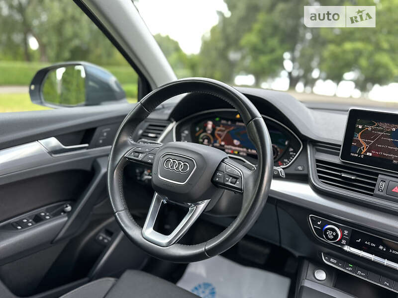 Позашляховик / Кросовер Audi Q5 2020 в Києві