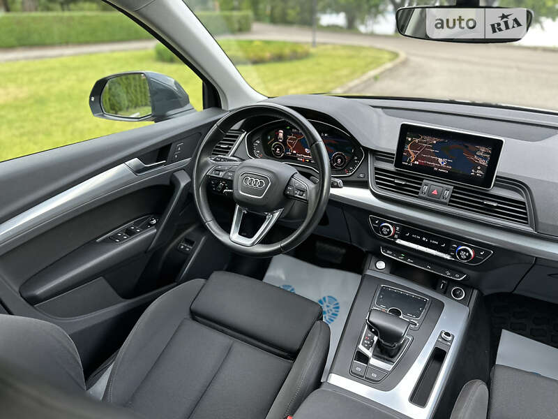 Позашляховик / Кросовер Audi Q5 2020 в Києві