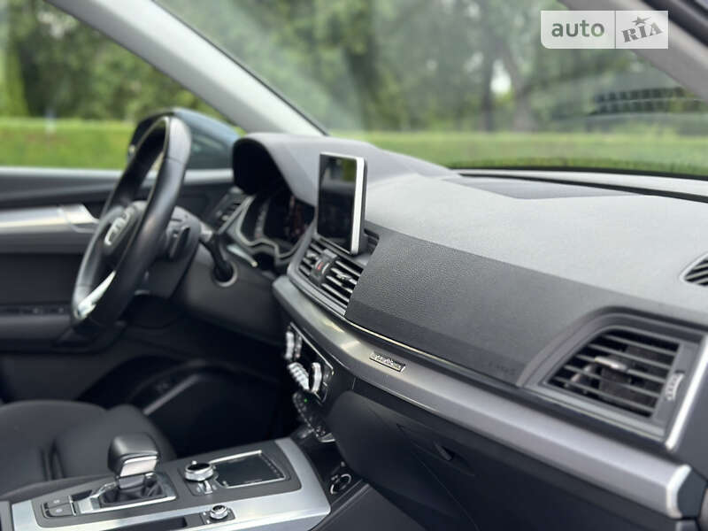 Позашляховик / Кросовер Audi Q5 2020 в Києві