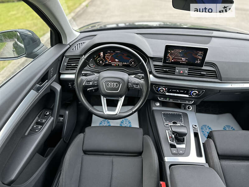 Позашляховик / Кросовер Audi Q5 2020 в Києві