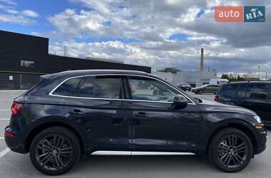 Внедорожник / Кроссовер Audi Q5 2017 в 