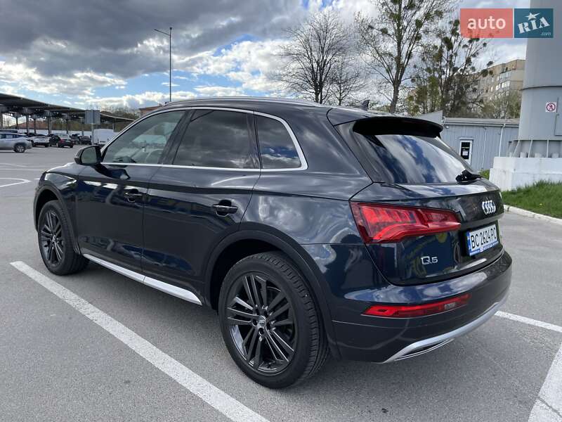 Позашляховик / Кросовер Audi Q5 2017 в Львові