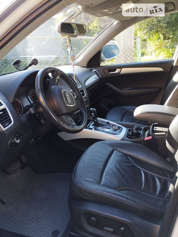 Внедорожник / Кроссовер Audi Q5 2009 в Дубно