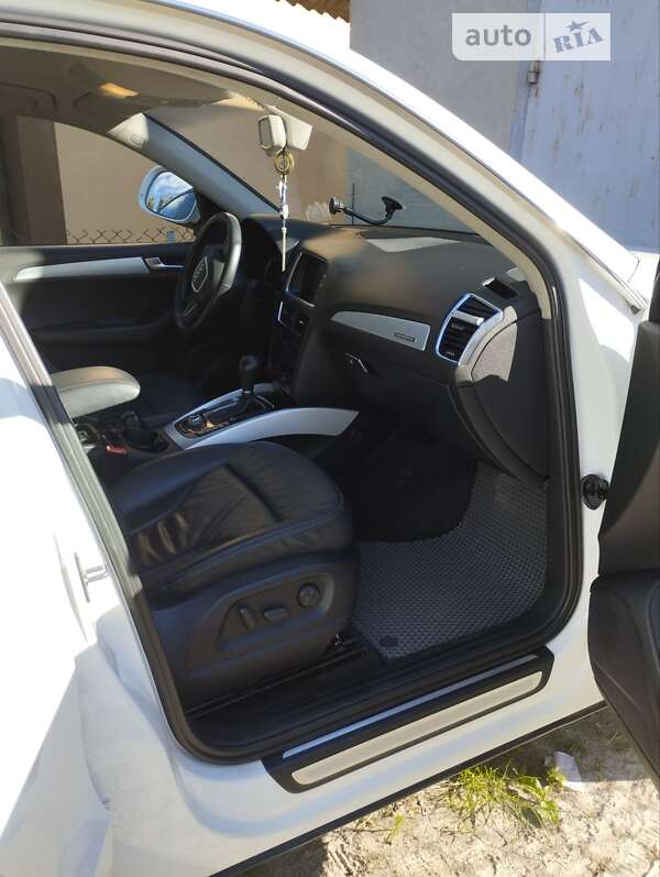 Внедорожник / Кроссовер Audi Q5 2009 в Дубно