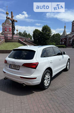 Внедорожник / Кроссовер Audi Q5 2011 в Каменском