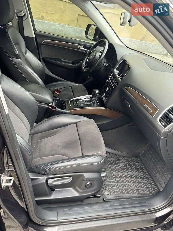 Внедорожник / Кроссовер Audi Q5 2016 в Каменец-Подольском