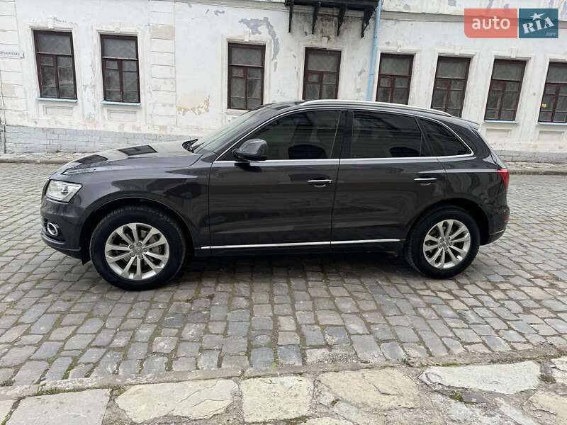 Внедорожник / Кроссовер Audi Q5 2016 в Каменец-Подольском