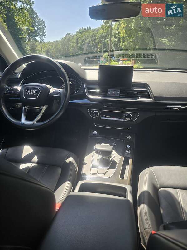 Внедорожник / Кроссовер Audi Q5 2019 в Виннице