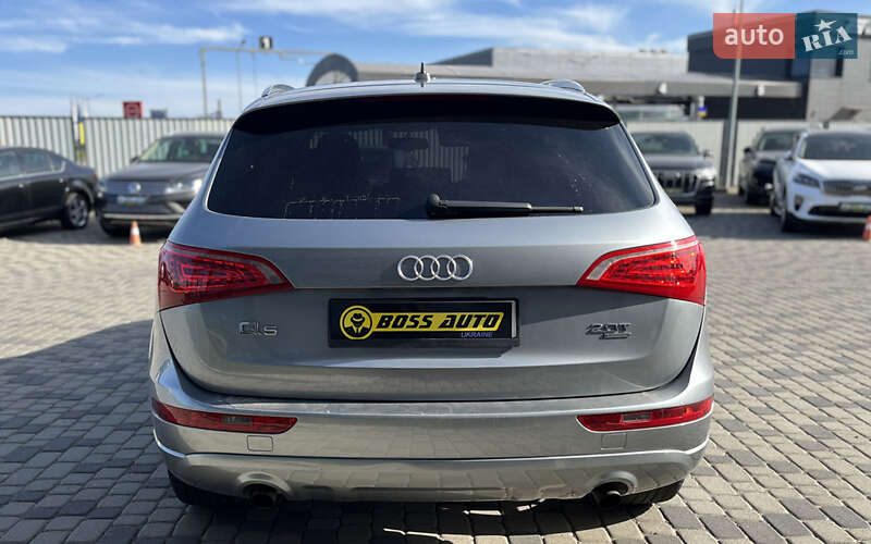 Внедорожник / Кроссовер Audi Q5 2010 в Мукачево