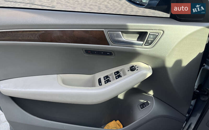 Внедорожник / Кроссовер Audi Q5 2010 в Мукачево