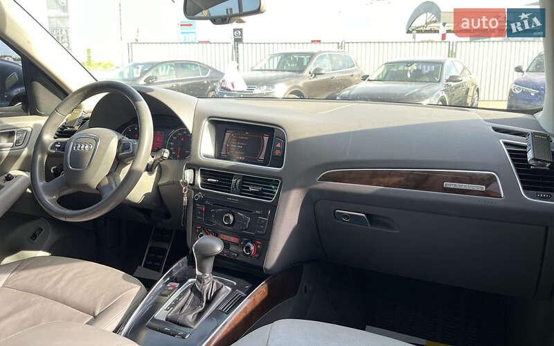 Внедорожник / Кроссовер Audi Q5 2010 в Мукачево