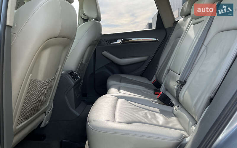 Внедорожник / Кроссовер Audi Q5 2010 в Мукачево