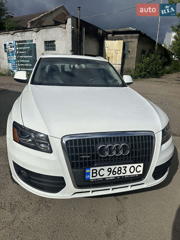Внедорожник / Кроссовер Audi Q5 2011 в 