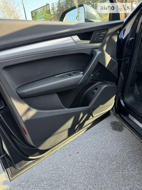 Внедорожник / Кроссовер Audi Q5 2017 в Трускавце