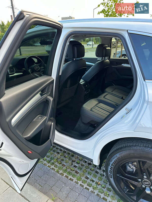 Внедорожник / Кроссовер Audi Q5 2021 в Львове