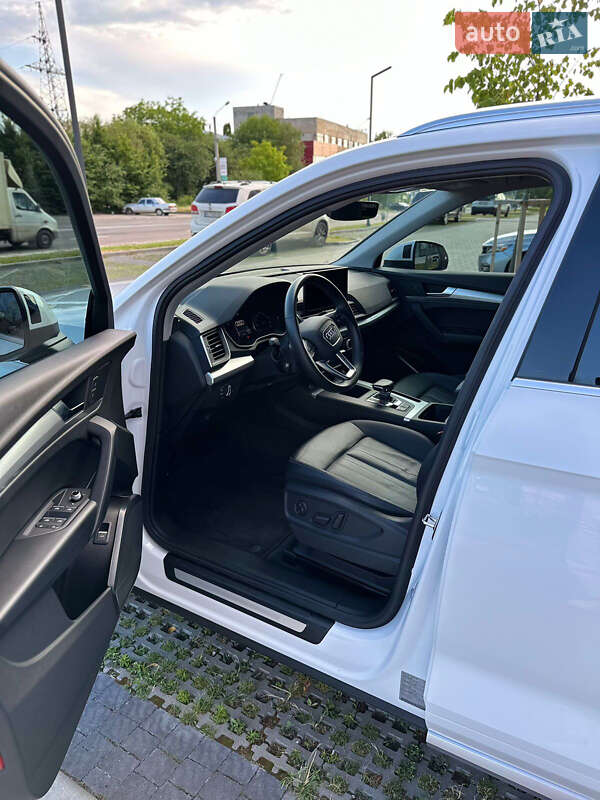 Внедорожник / Кроссовер Audi Q5 2021 в Львове