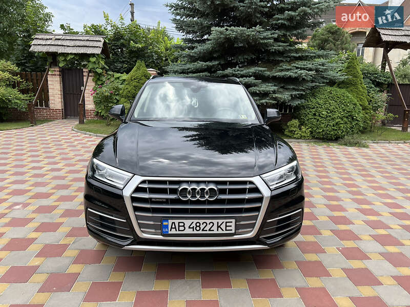 Позашляховик / Кросовер Audi Q5 2018 в 