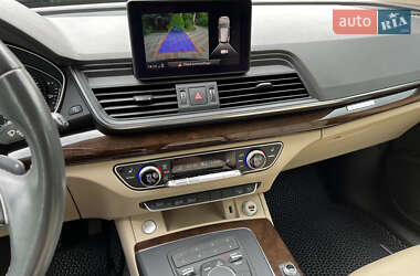 Позашляховик / Кросовер Audi Q5 2018 в 