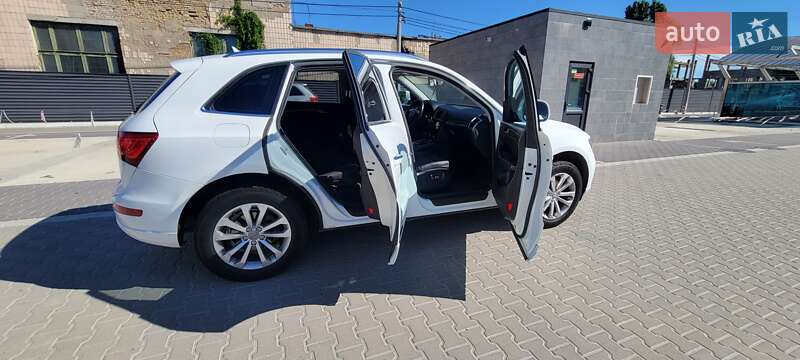 Позашляховик / Кросовер Audi Q5 2015 в Києві