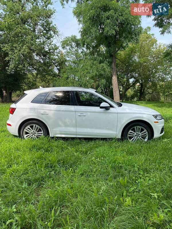 Внедорожник / Кроссовер Audi Q5 2017 в Киеве